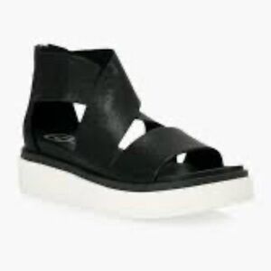 Wishbone collection  Elegant Black leather Platform Sandals with Cristal size 9